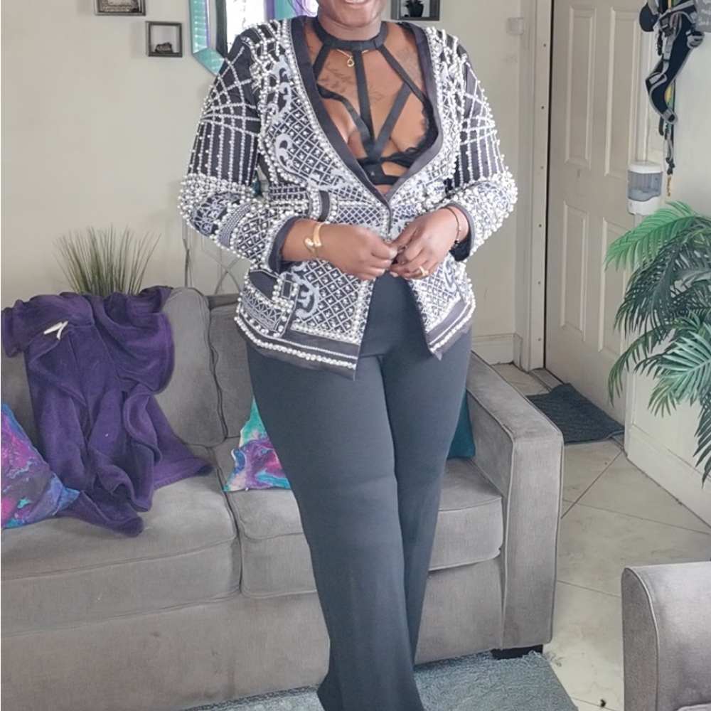 Blazer - Picture 2 of 6
